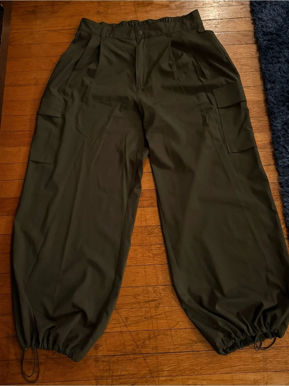 Army green Gap fit joggers - Picture 2 of 2